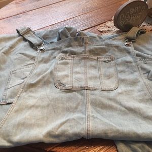 American Eagle distressed overalls